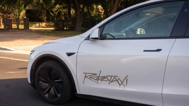 尚未获得运营许可，特斯拉自动驾驶出租车坚持无证驾驶