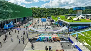 数字人惊艳2025云栖大会！NuwaAI开创“真人+数字人”搭档协作新模式