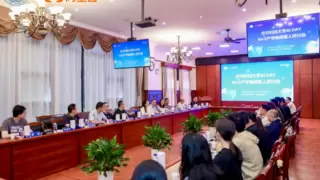 共筑AI产教融合新生态：华中科技大学AI Day成功举办