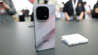 iQOO 15正式发布：全维度跨代升级，又一款性能旗舰巅峰杰作