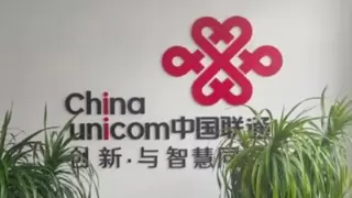 服务之星-光兴武 衣领湿在雨里，温暖落在心里