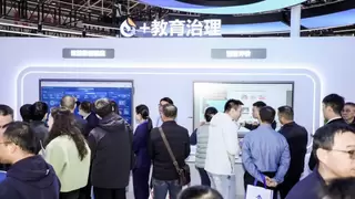 讯飞星火燎原86届教装展，全栈自主可控国产教育大模型助推教育数字化转型