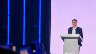 AI研发投入超100亿，荣耀董事长吴晖：得AI者得天下