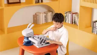 商汤元萝卜联动疯狂动物城推出朱迪系列新品，以用户体验传递成长力量