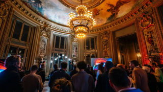 海信激光电视携手帝瓦雷亮相巴黎歌剧院，打造家庭影院全新视听盛宴