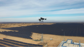 智慧运维守护塞北绿电长城 大疆无人机助力“沙漠变绿洲”