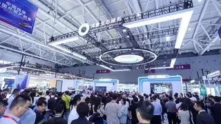 深圳11月14-16日 中国科技第一展—高交会人山人海 观者如潮