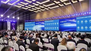 通鼎互联受邀出席2025全球光纤光缆大会，斩获四项行业大奖