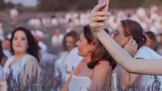 戚薇、李承铉都在用美图T9手机甜蜜自拍，七夕礼物就送它！