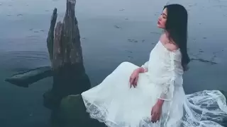 美图手机拍了一支短片，记录了0-100岁的女性最美瞬间