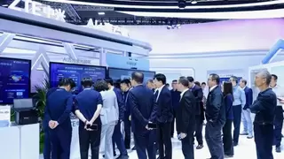 中兴通讯亮相2025数智科技生态大会，与中国电信共创AI普惠未来