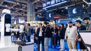 具身智能驱动柔性制造，普罗宇宙AIE2025展示工业新范式