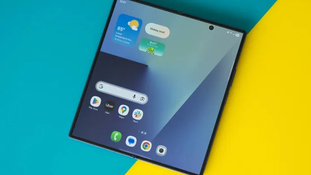 三星将在2026年推出阔折叠手机，与苹果折叠屏iPhone展开对决