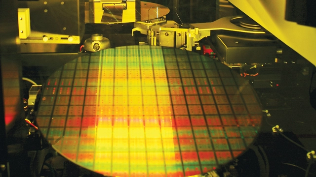 台积电芯片需求火爆，客户为确保订单愿意支付高达100%的溢价