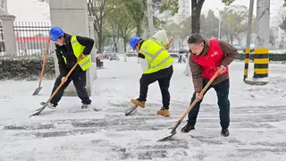 湖北移动迎战今冬最强寒潮 迎雪而上连夜抢修保通畅