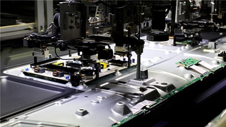 达沃斯高光时刻！海信电视斩获全球电视行业唯一“灯塔工厂”奖杯