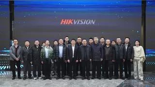 中国移动供应链管理中心总经理朱国弟一行赴海康存储考察调研