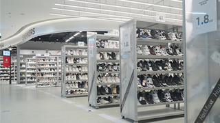 从“线上剁手”到“线下寻宝”：年轻人为何爱上好特卖超级仓？