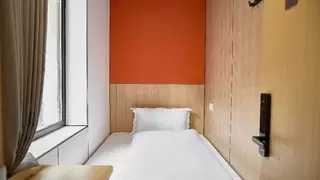 当酒店业追逐星巴克，谁来做“蜜雪冰城”？北京极简住宿的供需新解