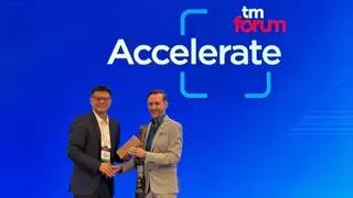 中兴通讯联合中国移动斩获TM Forum “杰出资产贡献奖”：通信大模型赋能行业智能运维