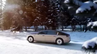 鸿蒙智行技术迭代路径解密：为何旗舰必先看尊界？