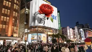 白玉兰大屏高调“明牌”！海尔智家确认发布家庭机器人，AWE2026将迎终极新物种？