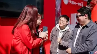 F1赛场惊现神秘新品 拯救者手机神奇新机强势回归