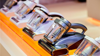 从“黑科技”到“暖科技”：友望在AWE的差异化突围样本