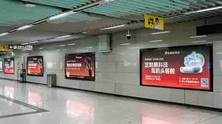 智能穿戴新物种风靡鹏城，深圳智造引领AI时代新生活