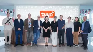 诺贝尔物理学奖得主康斯坦丁·诺沃肖洛夫、图灵奖得主阿维·威格森一行到访涂鸦智能