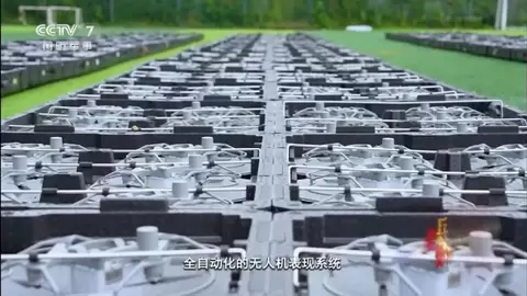 千机秀董事长石哲元做客央视节目《老兵你好》：从护旗手到无人机指挥官