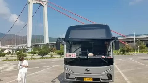 年跑50万公里无休稳运！苏州金龙新V系实力征服湘鄂粤旅运线路