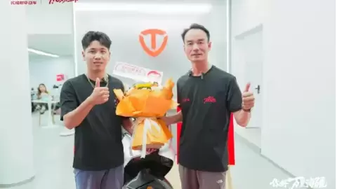 万里海疆骑行抵达福州，台铃飞火流星X9迎来全国首位车主