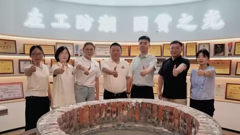 以实干铸底色，以初心筑防潮事业 —— 左工建材左向华的创业人生