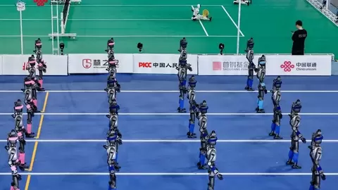 中国联通以5G-A大上行智慧网络助力人形机器人运动会盛大召开