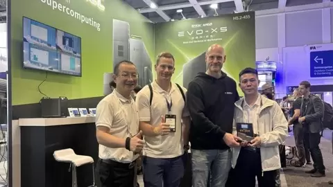 极摩客EVO‑X5 Pro柏林首发：可离线跑300B大模型智能体PC亮相IFA2026