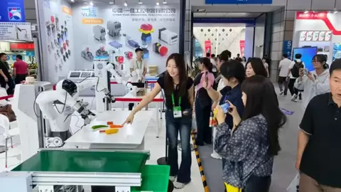WMC 世界制造业大会：晶动之星实操演示 打通具身智能工厂系统协同