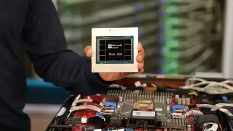 微软推出全新 AI 芯片，降低对英伟达 GPU 依赖