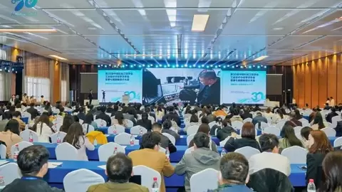 每日互动总裁刘宇参加第7届智能设计大会 阐释智能服务设计新范式